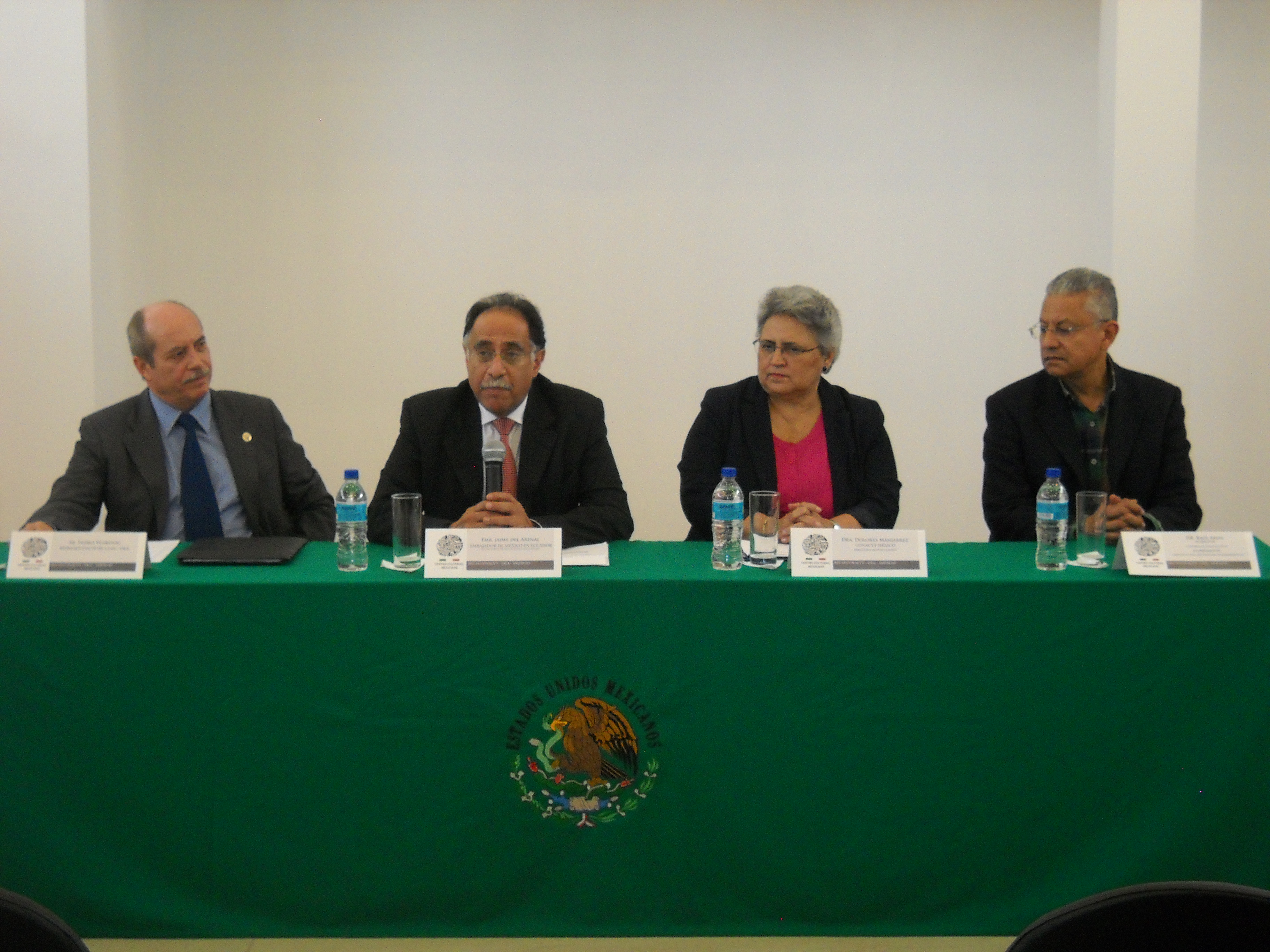Rueda de prensa Centro Cultural Mexicano de la Embajada de México en Ecuador. (Promoción de las becas CONACYT-OEA para estudiantes en Ecuador(14 de febrero de 2014)